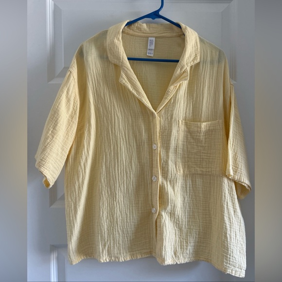 Muslin Look Casual Tee Size Medium Butter Yellow 100% Cotton Short Sleeve - Picture 1 of 5